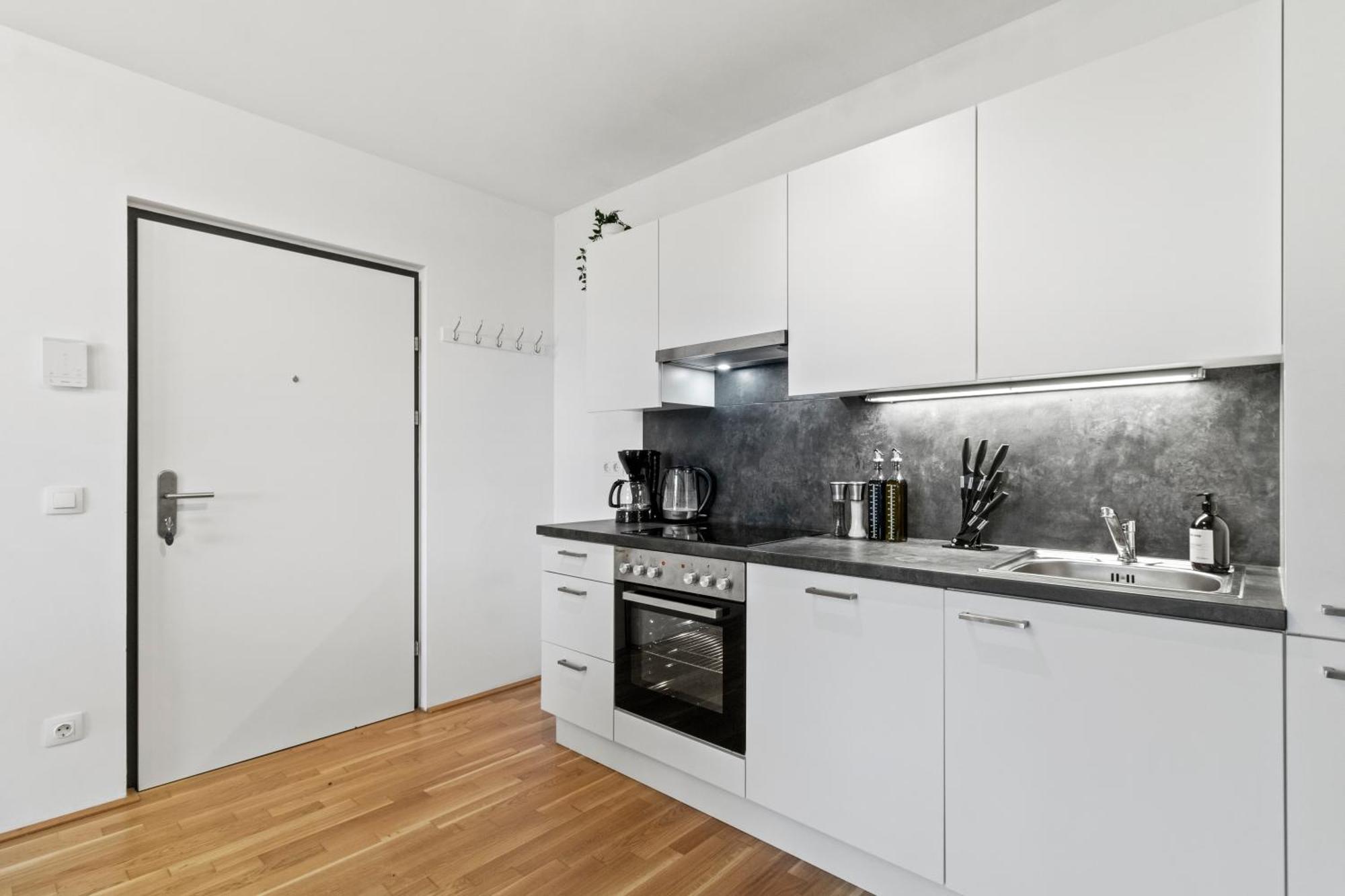 Balcony Apartment I 50 M² I Near City Center Відень Екстер'єр фото