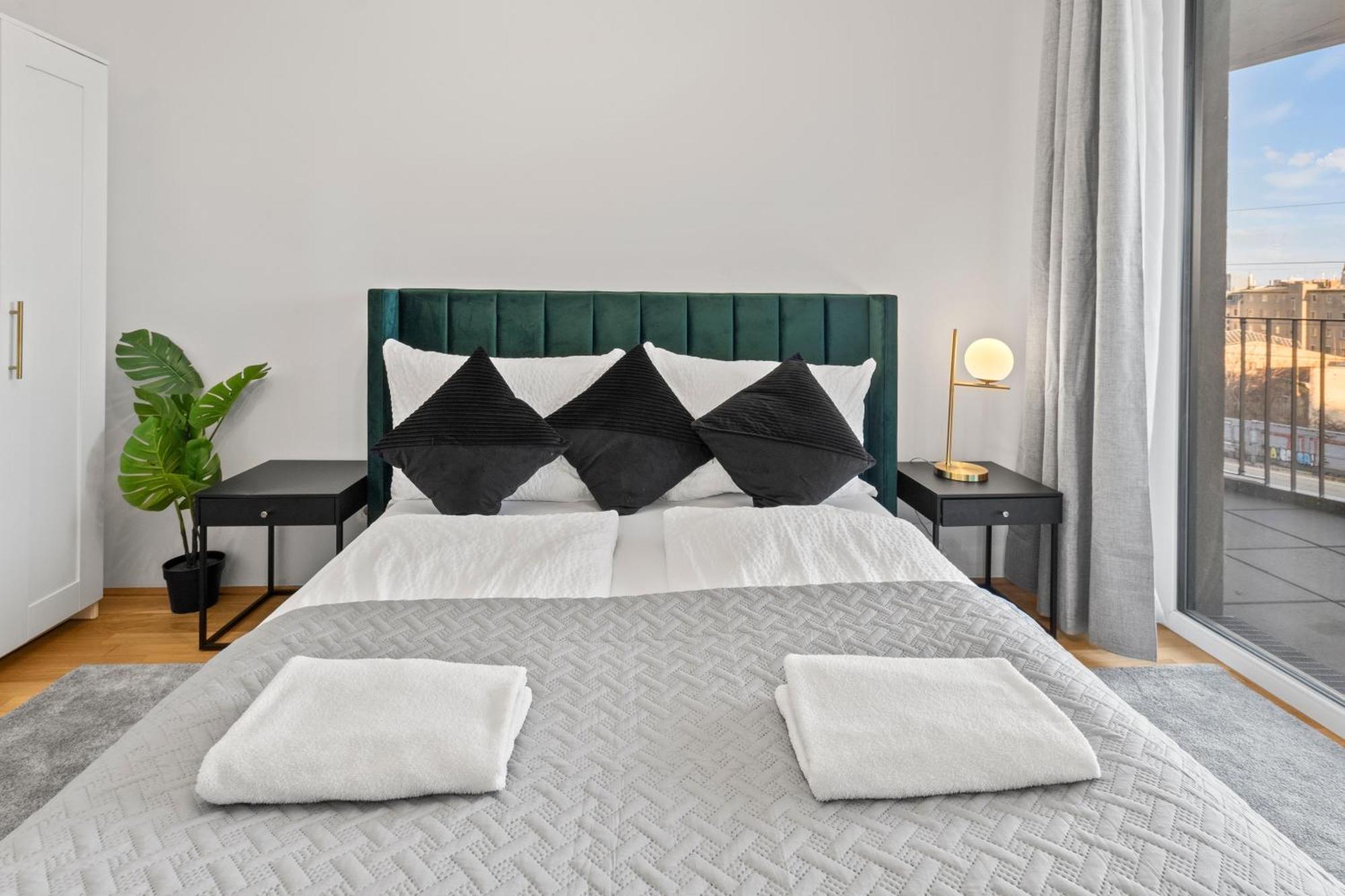 Balcony Apartment I 50 M² I Near City Center Відень Екстер'єр фото